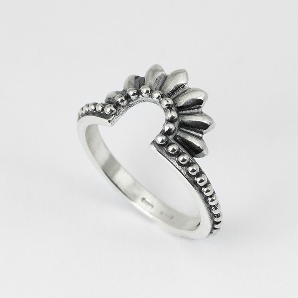 Nove25 shiny burnished silver ethnic floral ring - NOVE25