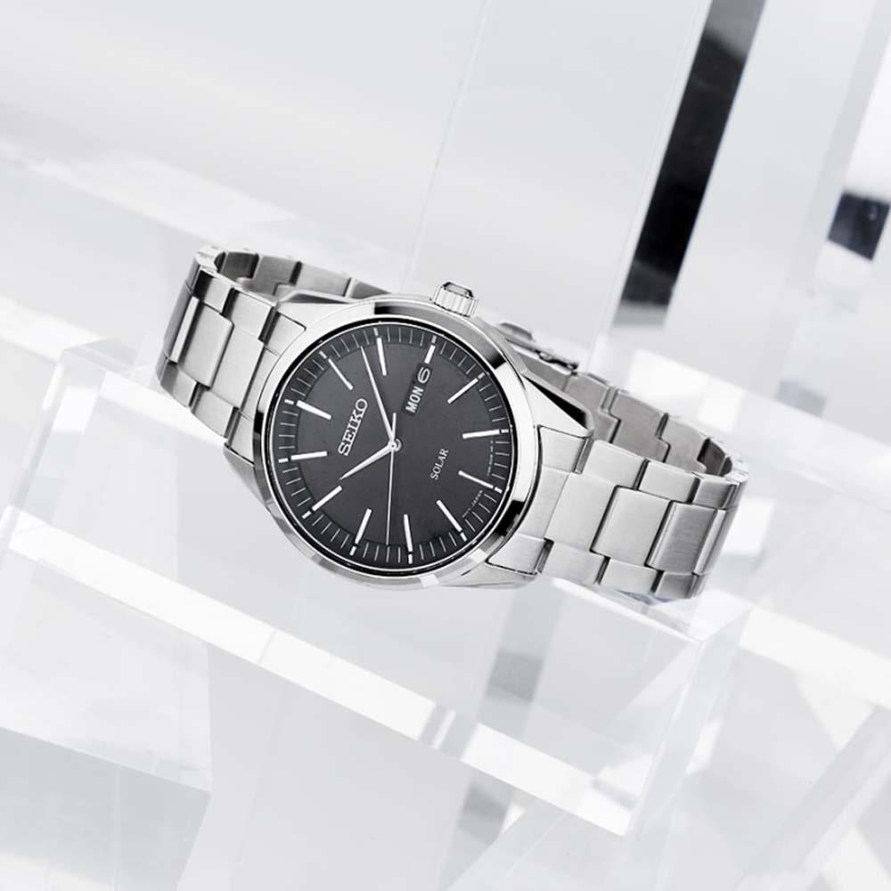 Seiko Classic SNE527P1 Solar quartz 40 mm