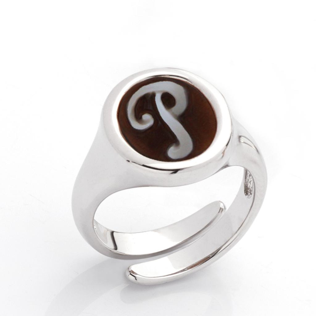 Anello chevalier con cameo inciso con lettera P