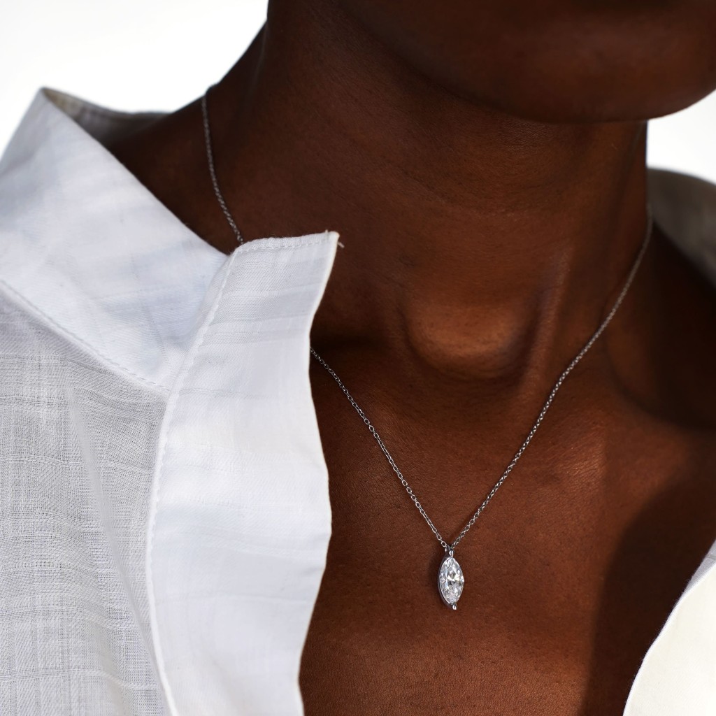 Girocollo oro bianco con diamante marquise 0,7 Carati Lab-Grown - AMA