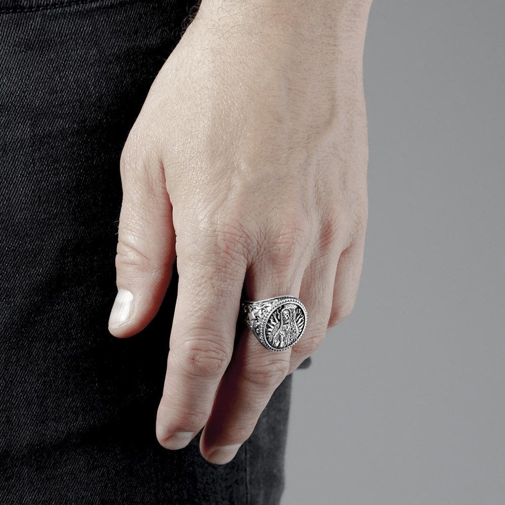 Anello chevalier ovale Santa Muerte in argento brunito - NOVE25