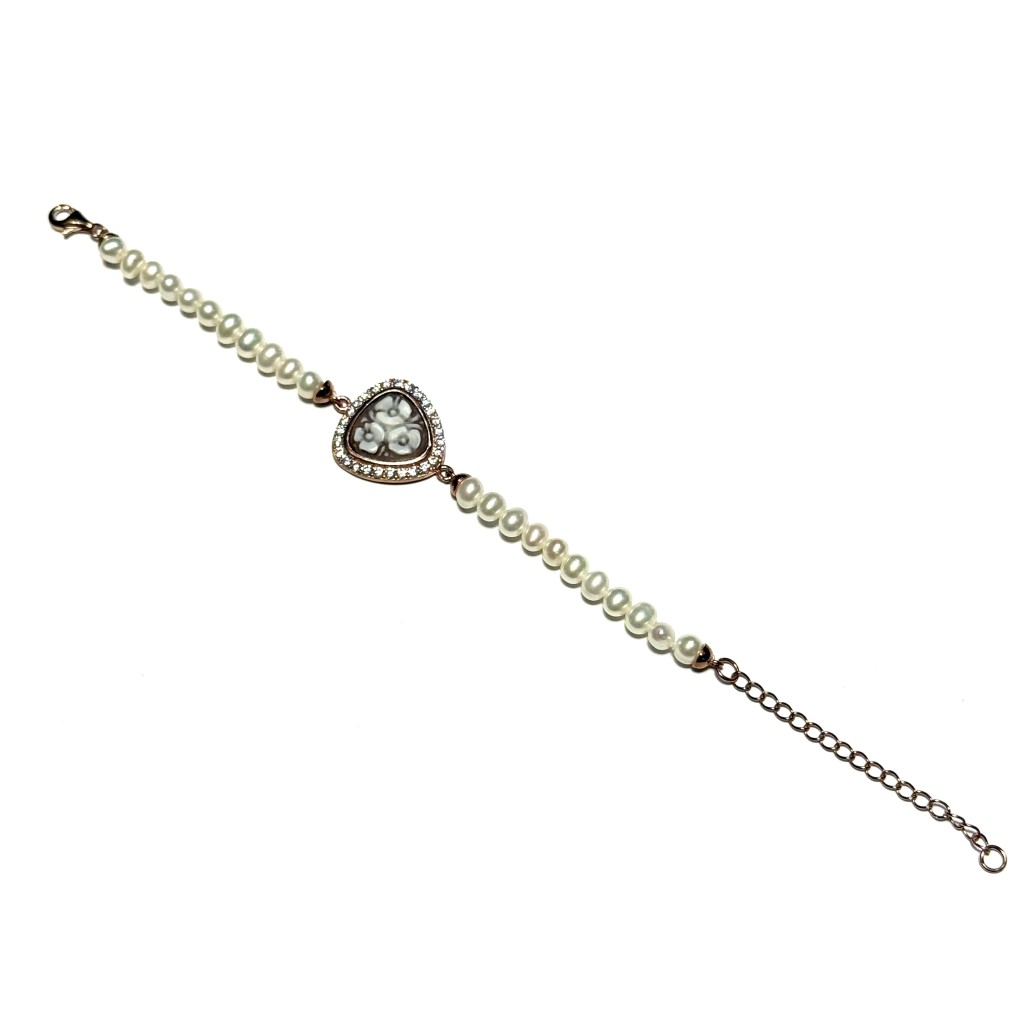 Italian Cameo Bracelet with Pearls and Central Cameo with Flowers