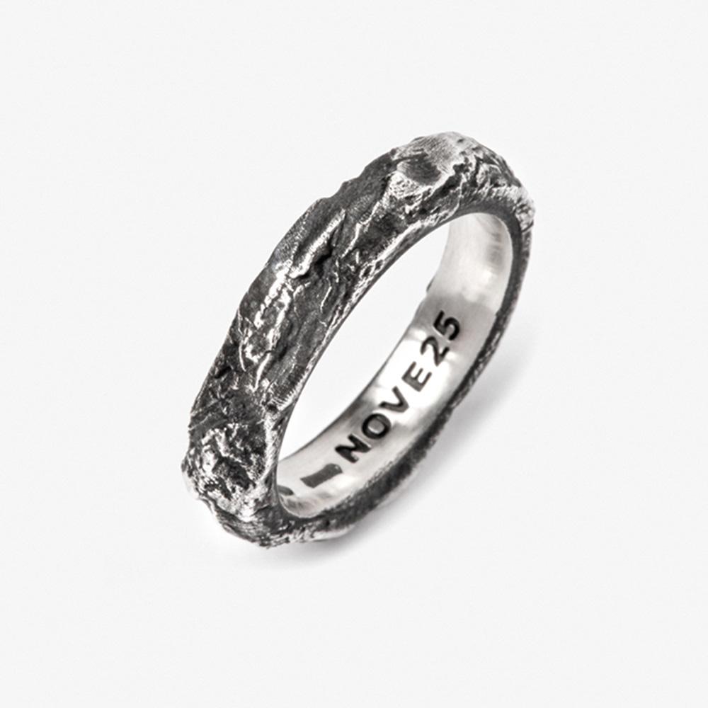 Nove25 burnished silver material ring - NOVE25
