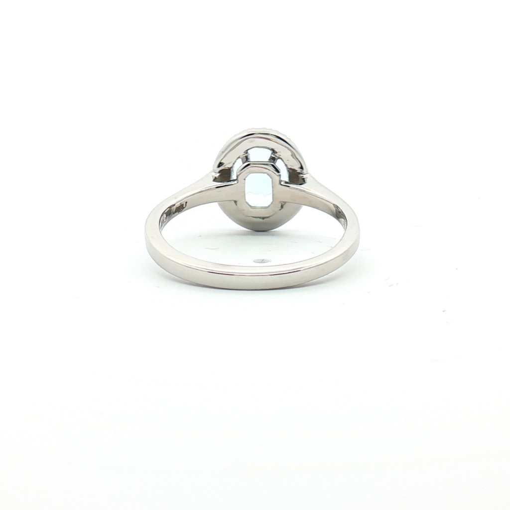  Anello Halo in Oro Bianco con Acquamarina Ovale (1,10 ct) e Contorno di Diamanti (0,145 ct) - CICALA