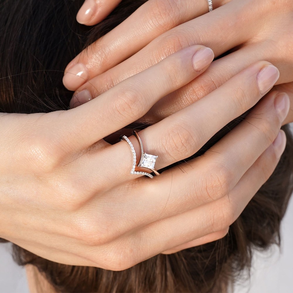 Anello fedina a punta in oro rosa 18kt