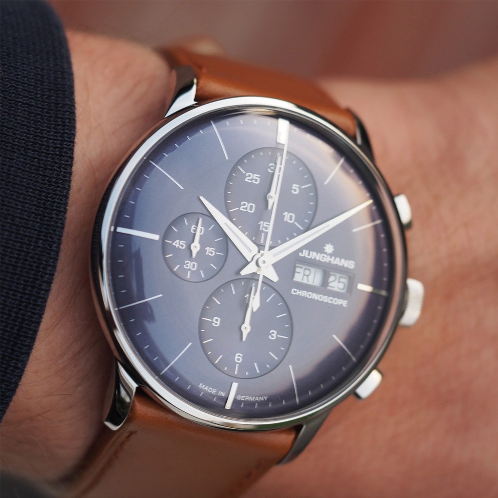 Junghans Meister Chronoscope engl. Day 27-4526.03 Blue 40,7 mm - JUNGHANS