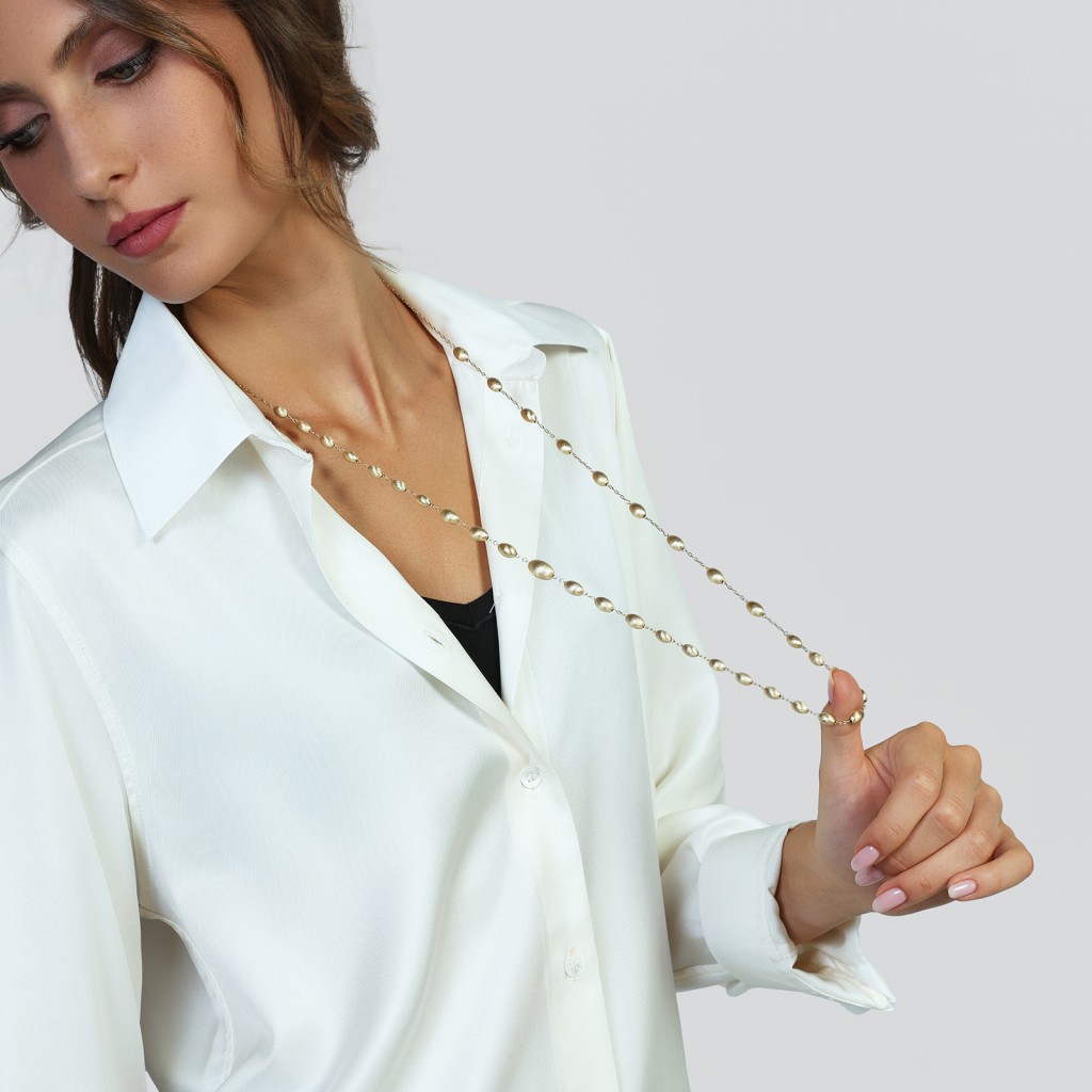 Collana lunga in argento dorato con perle ovali - UNOAERRE