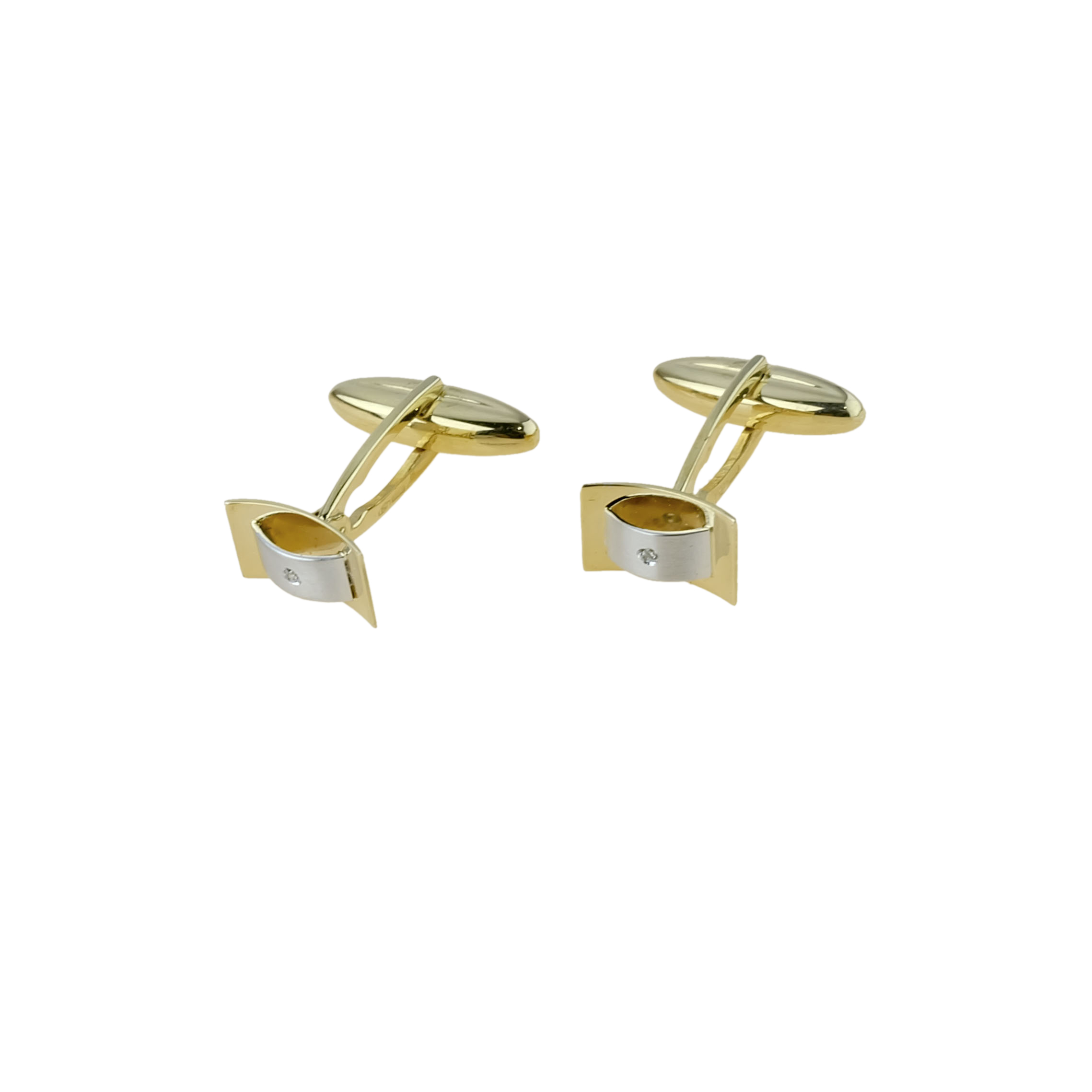 gemelli-con-scatto-americano-e-diamanti-ct-0-01