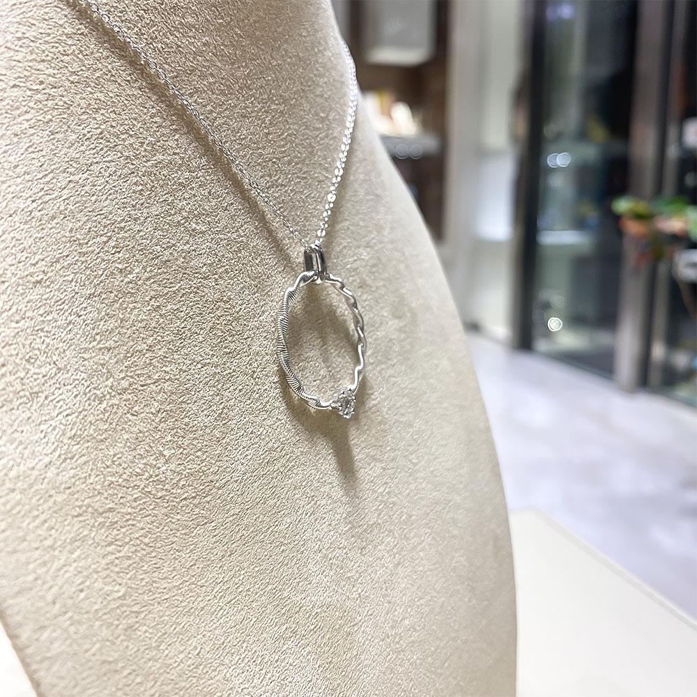  Girocollo ciondolo cerchio zigrinato oro bianco diamanti 43cm - ORO TREND