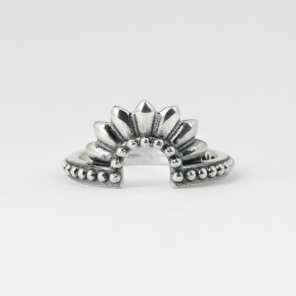  Nove25 shiny burnished silver ethnic floral ring - NOVE25