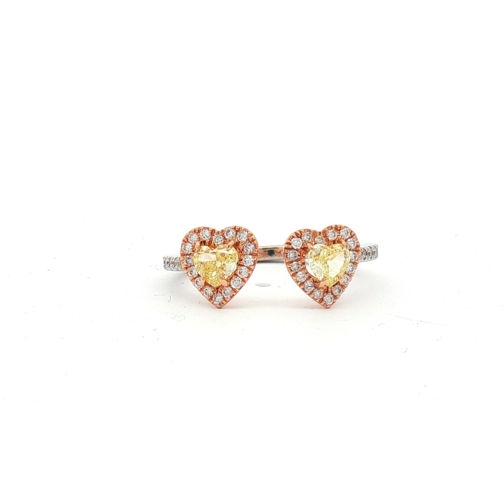 Anello Contrari&eacute; in Oro Bicolore con Cuori di Diamanti Fancy Yellow e Halo di Diamanti Bianchi - CICALA