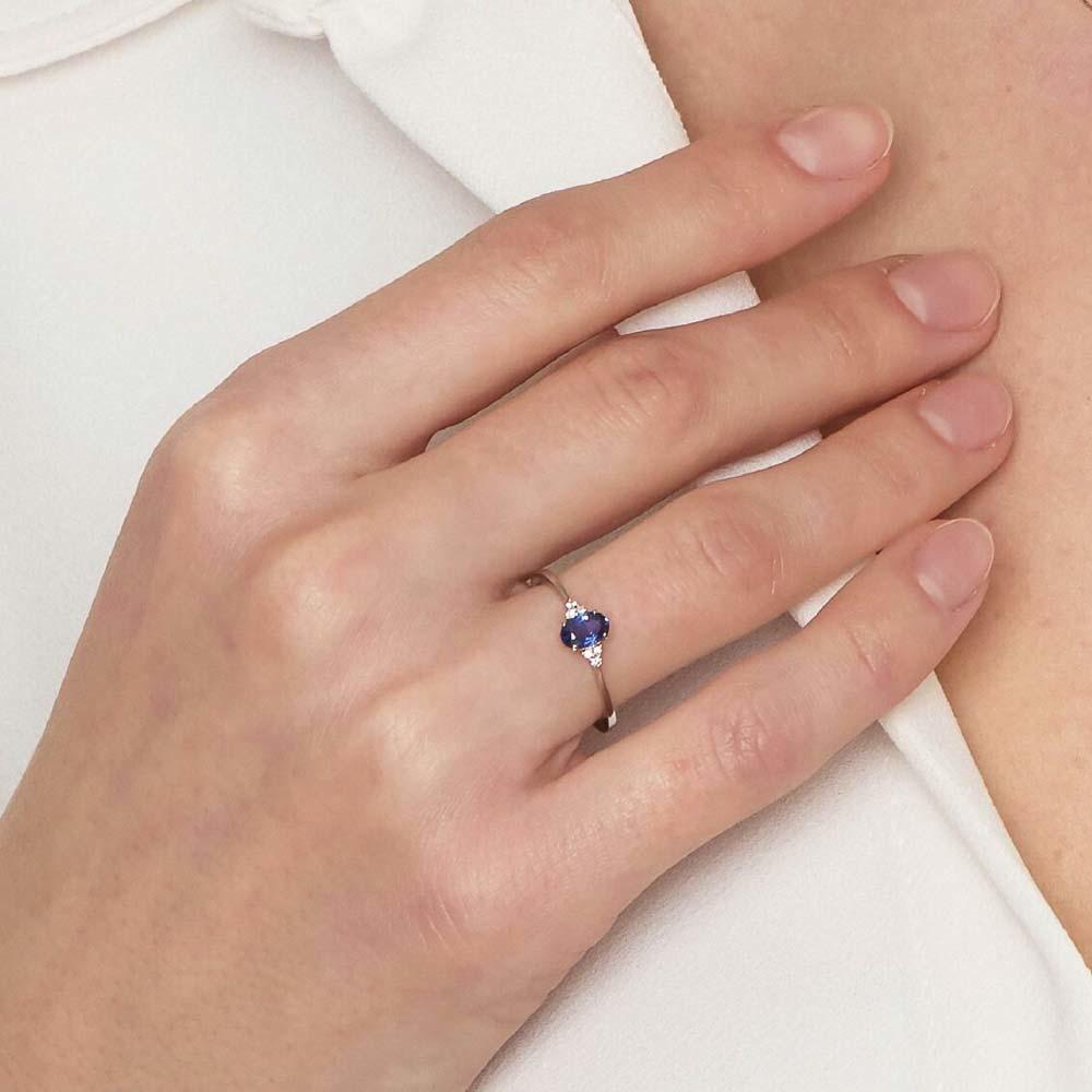 Anello in oro con zaffiro blu 0,75ct e diamanti 0,04ct - LELUNE