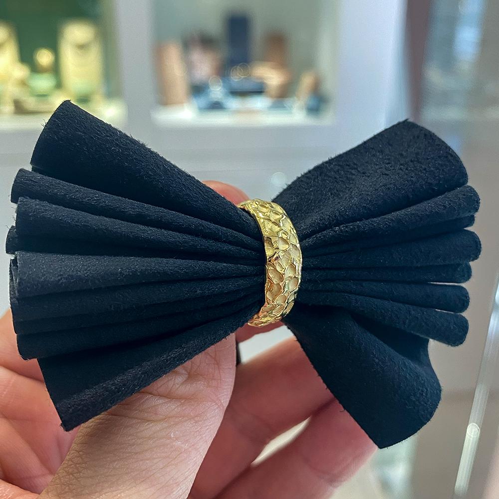  Anello artigianale oro giallo superficie grezza Luigi Quaglia - QUAGLIA