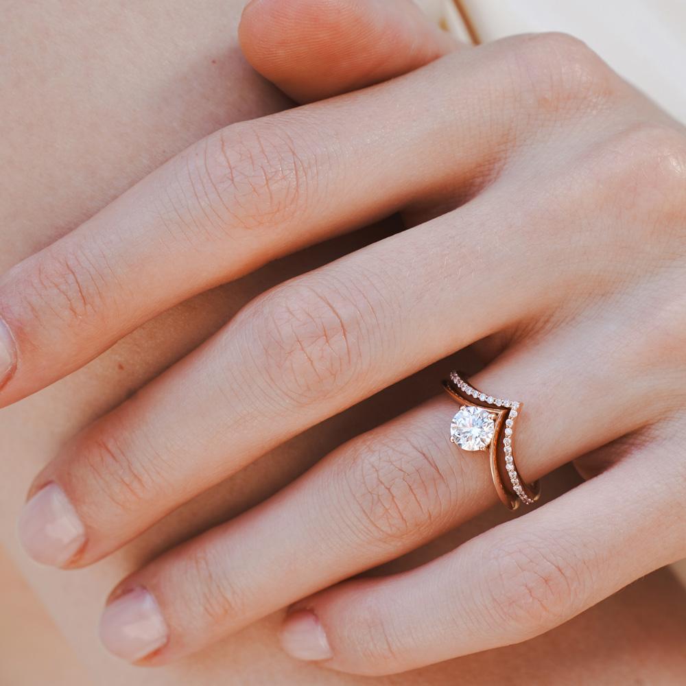 Anello solitario ecologico oro rosa e diamante