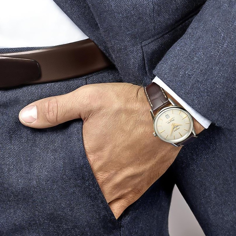 Orologio longines classico da uomo indossato