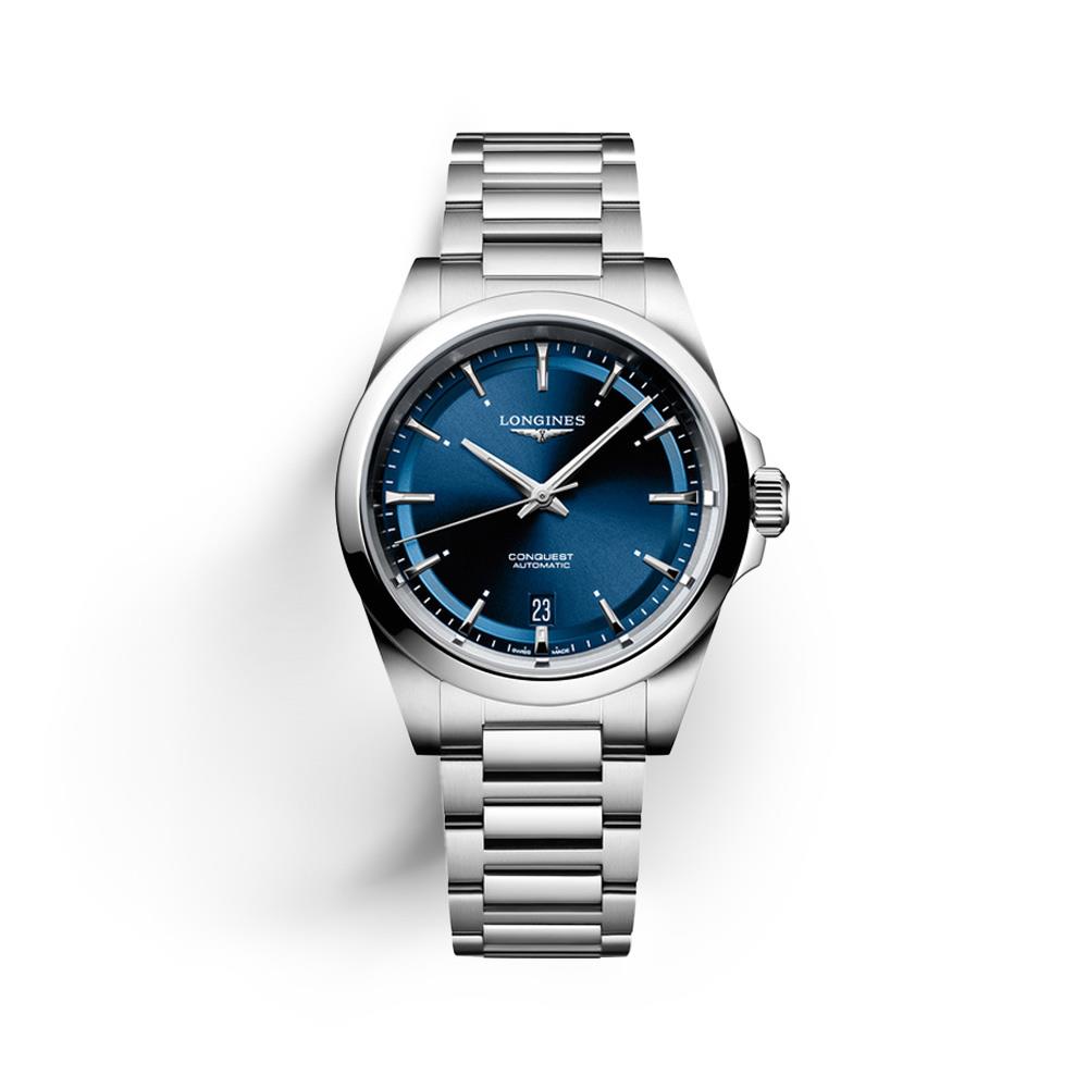 Orologio sportivo con cassa acciaio e quadrante blu di Longines.