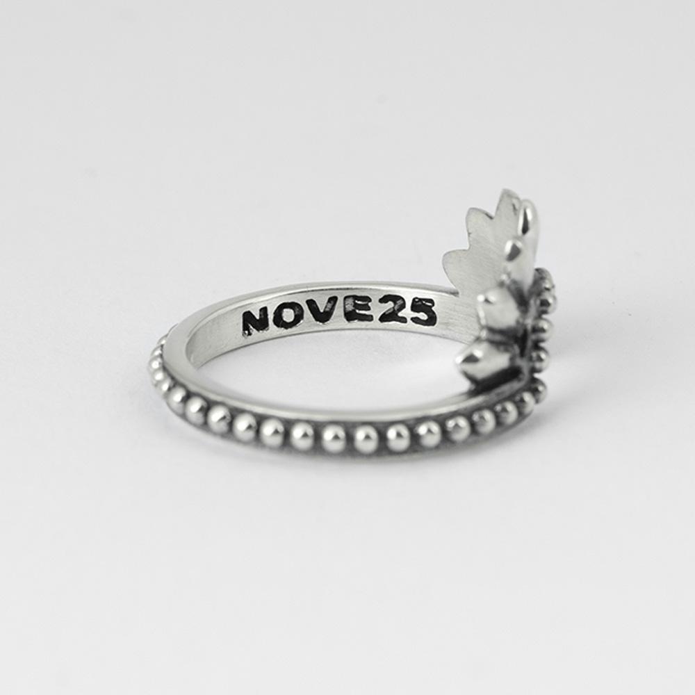  Nove25 shiny burnished silver ethnic floral ring - NOVE25