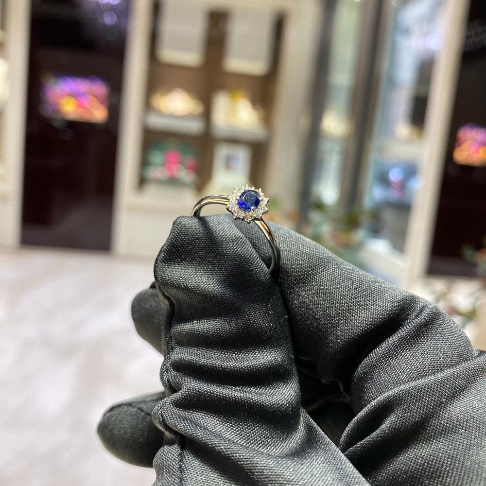  Anello zaffiro ovale 0,37ct contorno diamanti 0,17ct Mirco Visconti - MIRCO VISCONTI