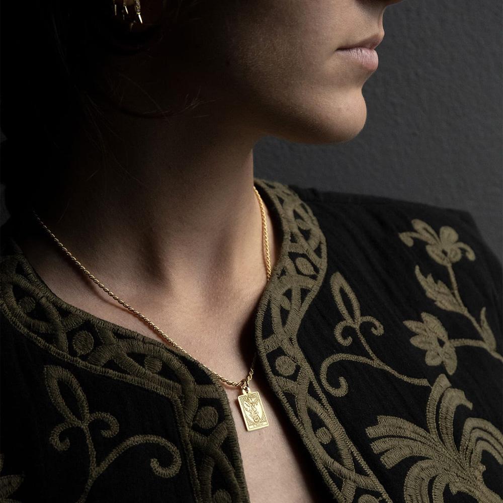 Ciondolo Carta Tarocchi La Giustizia in argento dorato - NOVE25