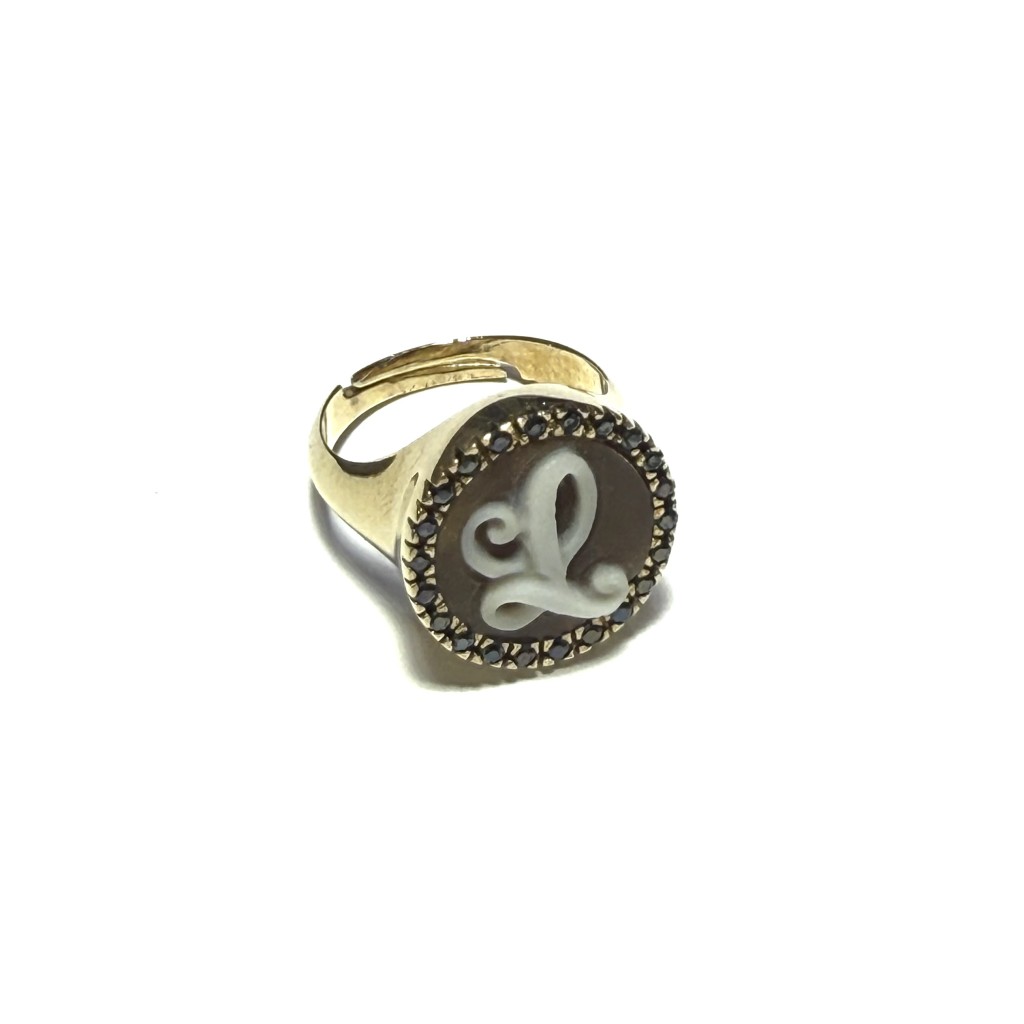 Anello Cameo Italiano chevalier in argento dorato con cammeo lettera l