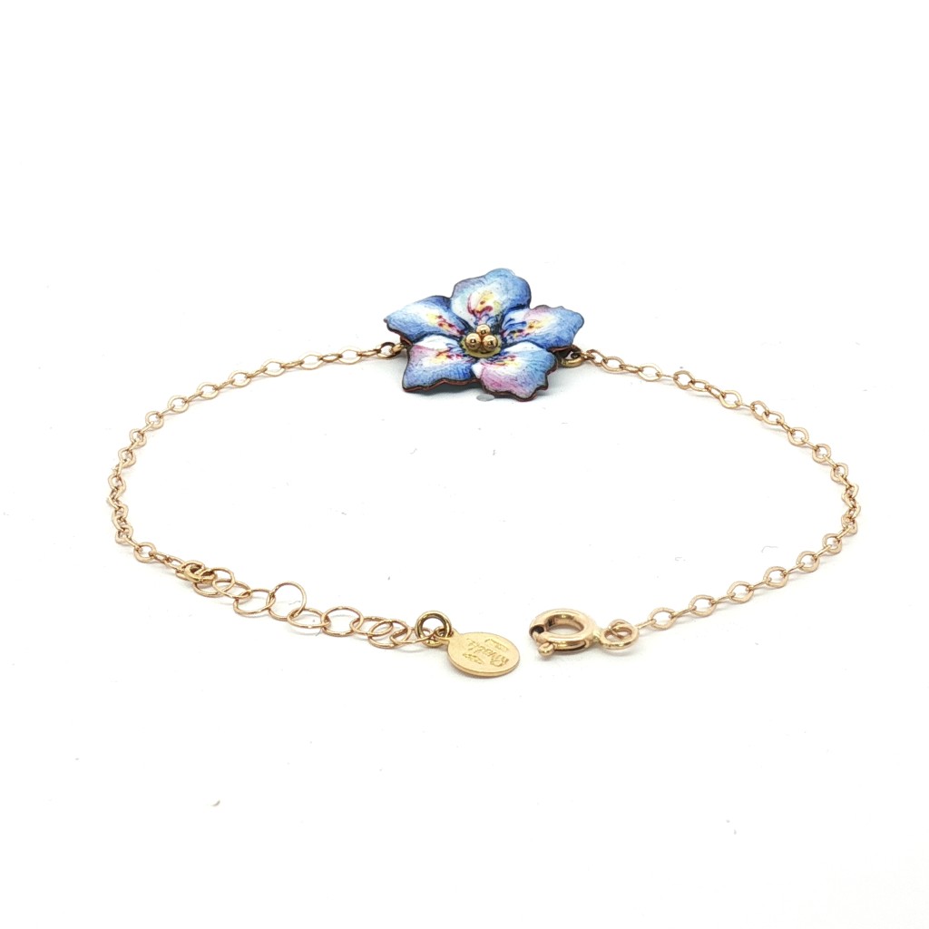 Bracciale in oro 18kt con fiore azzurro in smalto a fuoco Gabriella Rivalta.