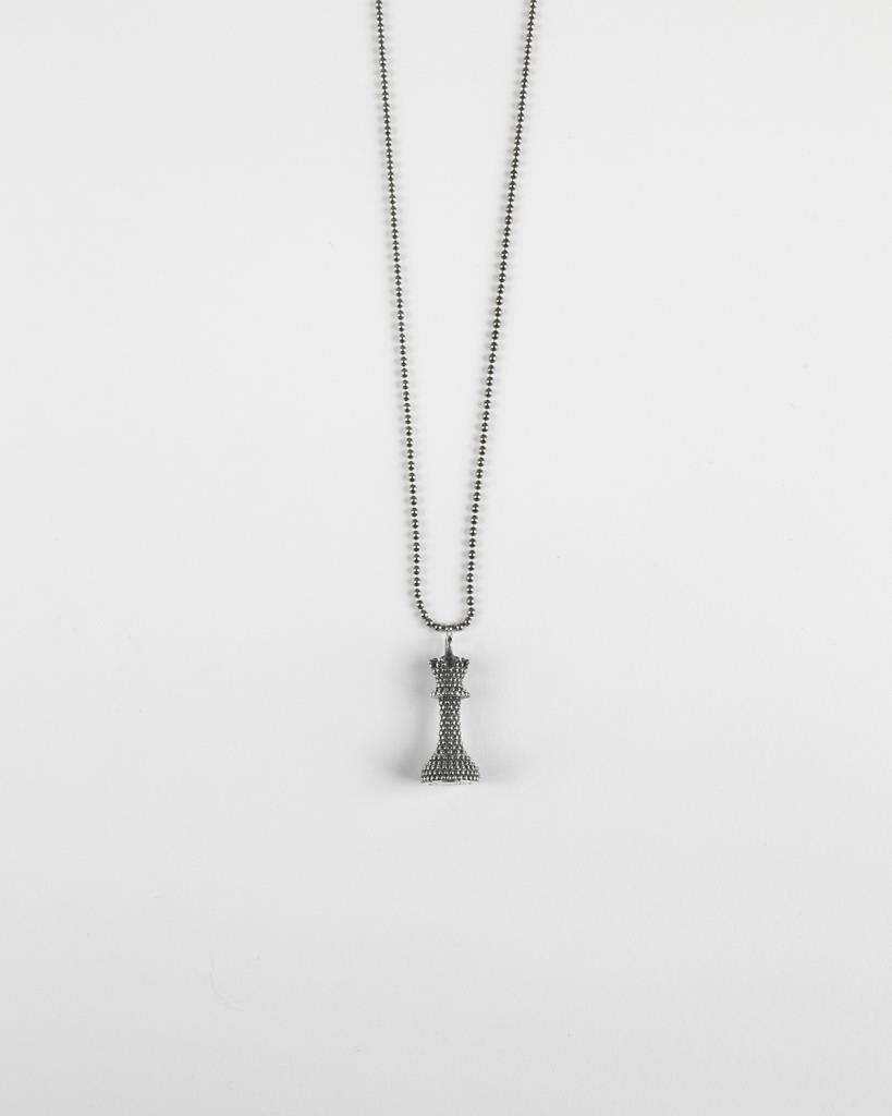 Dotted Regina pendant necklace in burnished 925 silver - NOVE25