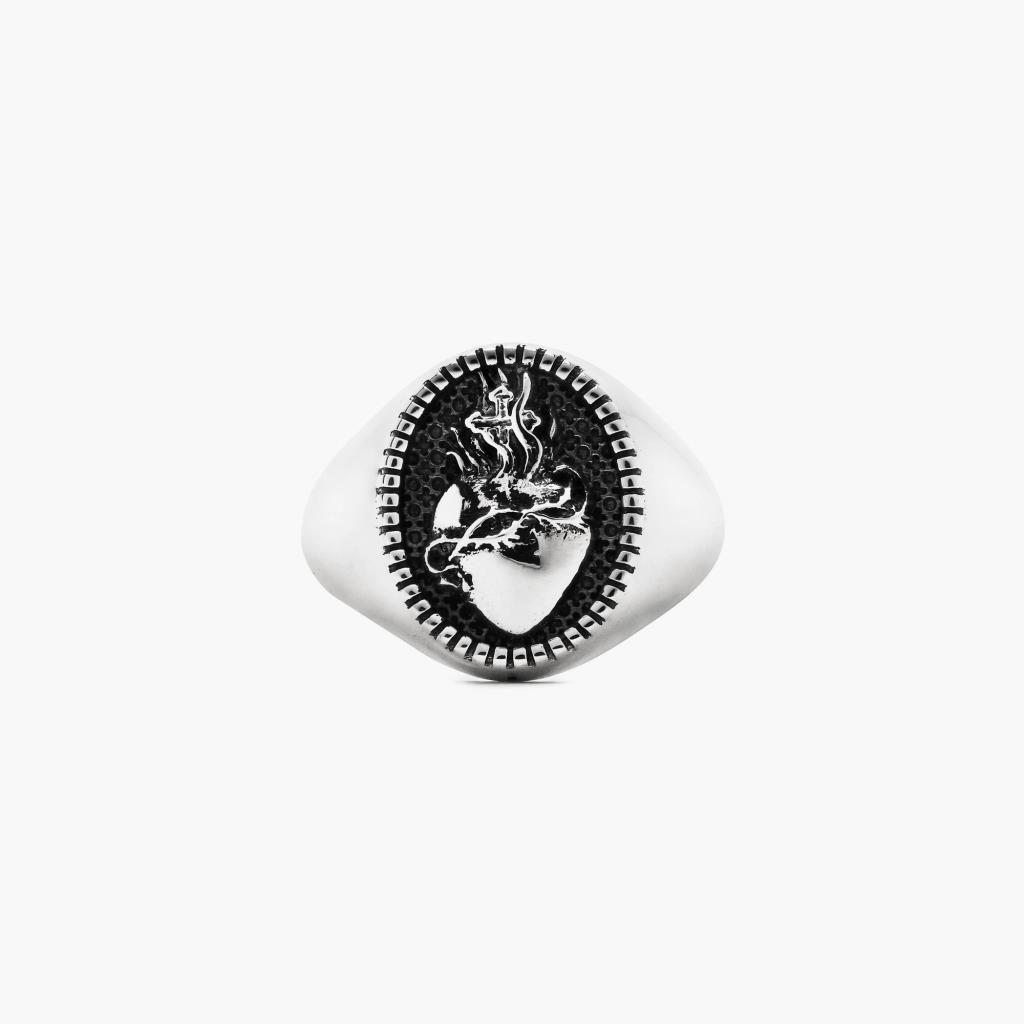 Oval chevalier sacred heart polished burnished silver Nove25 Size 6 - NOVE25