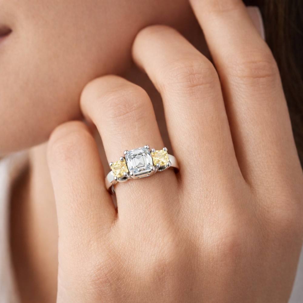 White gold trilogy ring fancy diamonds 0.42ct princess 0.73ct - CICALA