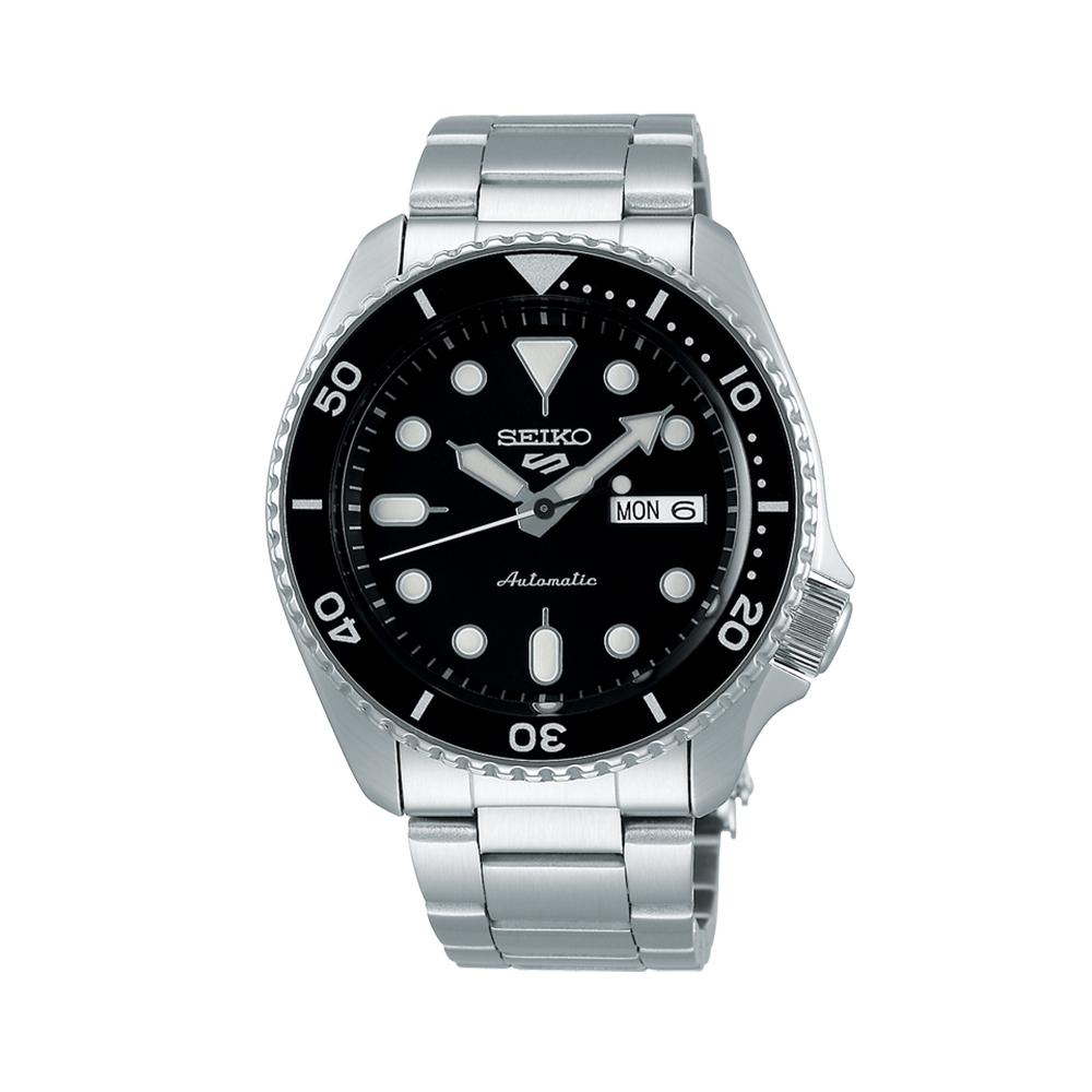 Orologio seiko sport 5 con quadrante e lunetta nera, e cassa e bracciale acciaio