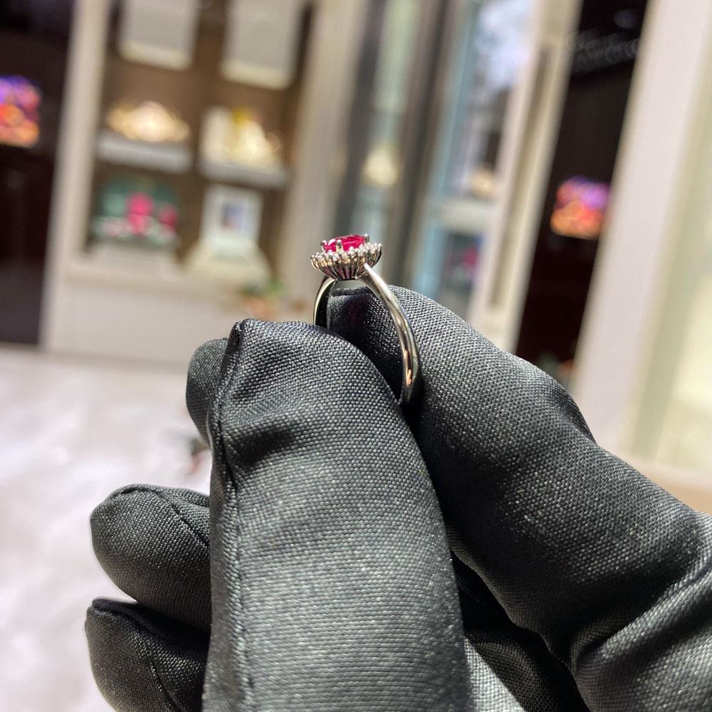  Anello rubino ovale 0,35ct contorno diamanti 0,14ct Mirco Visconti - MIRCO VISCONTI