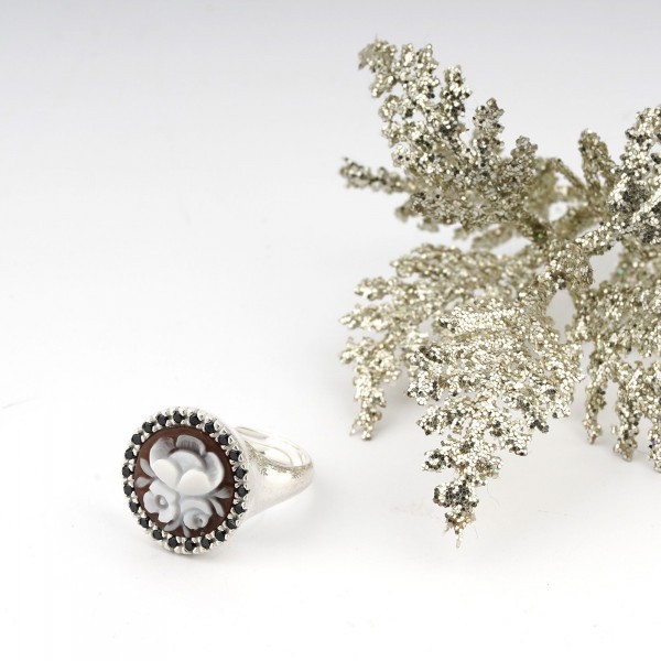  Round chavelier ring in silver with diamonds and flower cameo - CAMEO ITALIANO