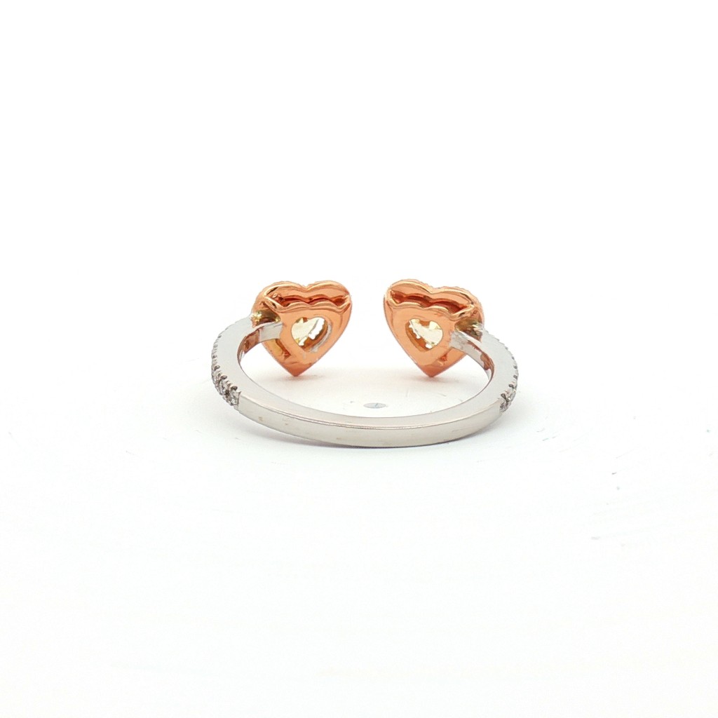  Anello Contrari&eacute; in Oro Bicolore con Cuori di Diamanti Fancy Yellow e Halo di Diamanti Bianchi - CICALA