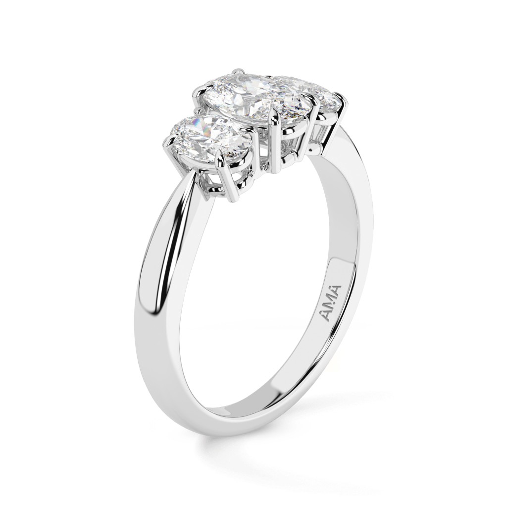 Anello trilogy con diamanti ovali per 1,3 Carati totali Lab-Grown