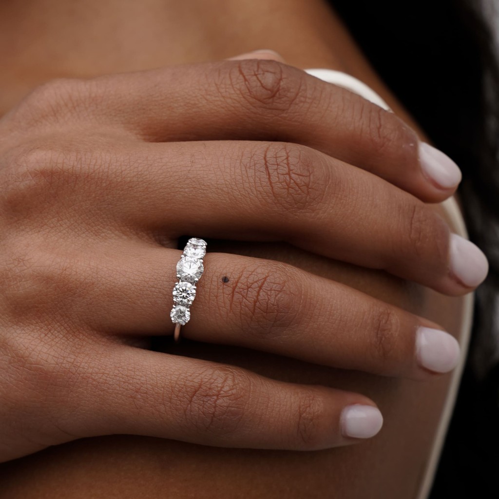 Veretta anello oro bianco con diamanti ~1,5 Carati Lab-Grown - misura 12 - AMA