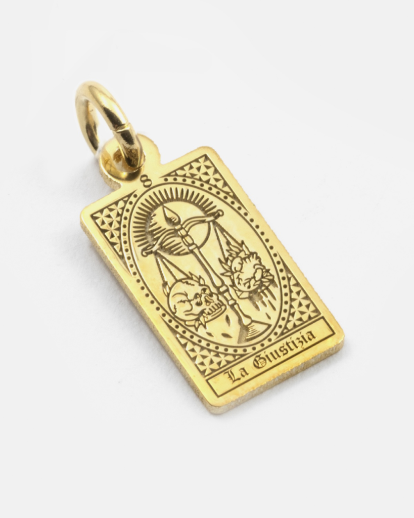 Ciondolo Carta Tarocchi La Giustizia in argento dorato Grande