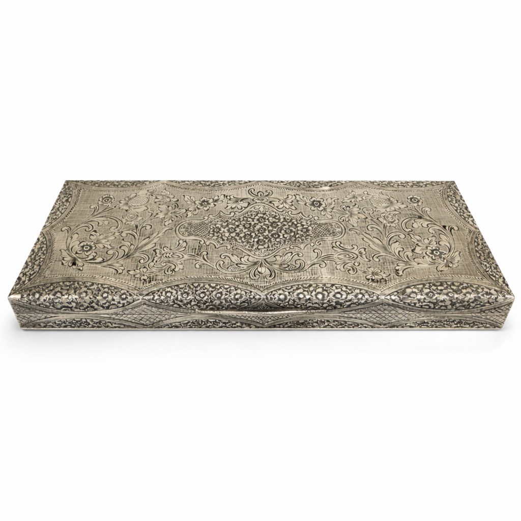 Antique rectangular box engraved in 800 silver, 22 x 8 x 2 cm - 