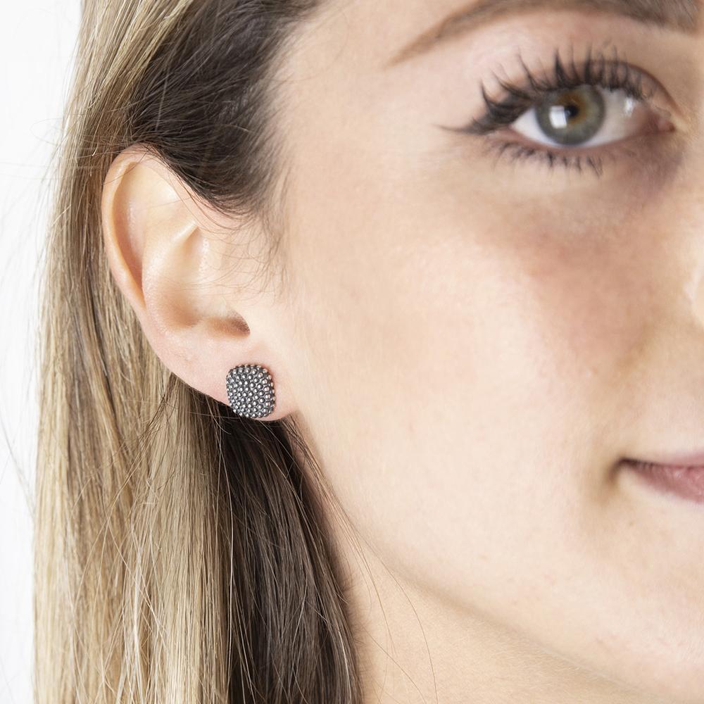 Nove25 burnished silver dotted square lobe single earring - NOVE25