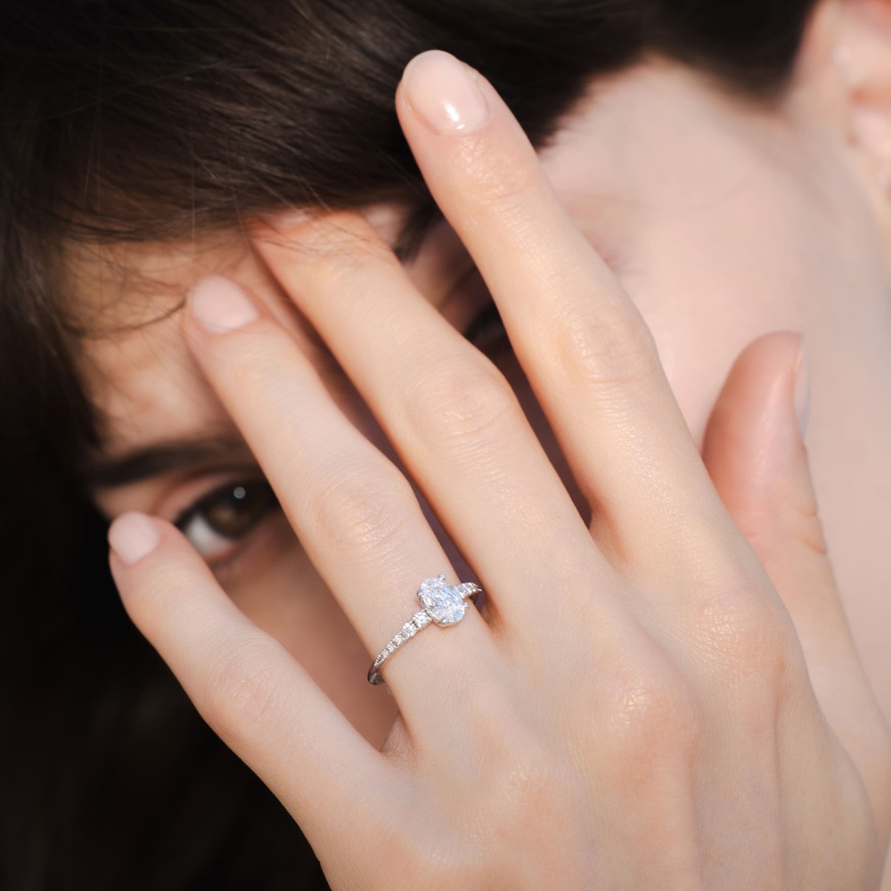  Anello solitario con diamante ovale 0,7 Carati Lab-Grown - AMA
