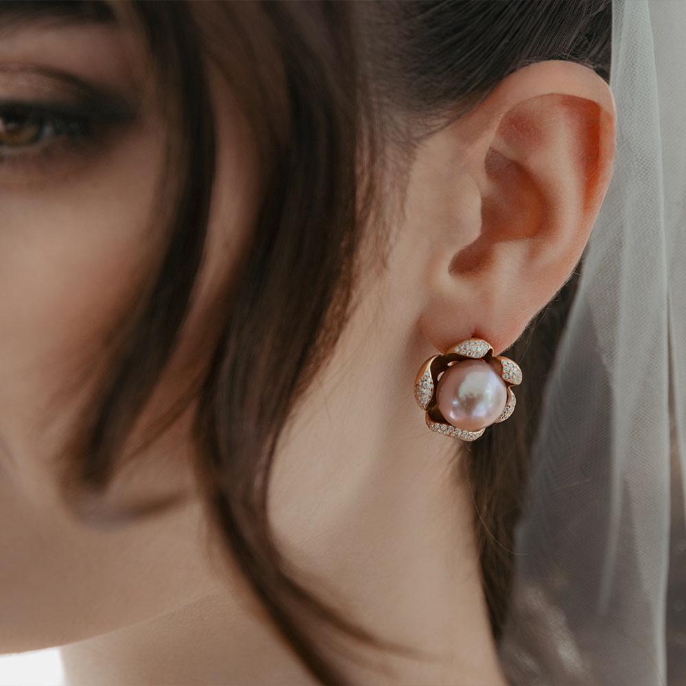 Orecchini A Filo Philip Jones Con Perla E Cristalli Zircondia - Placcati Oro Rosa, Ipoallergenici