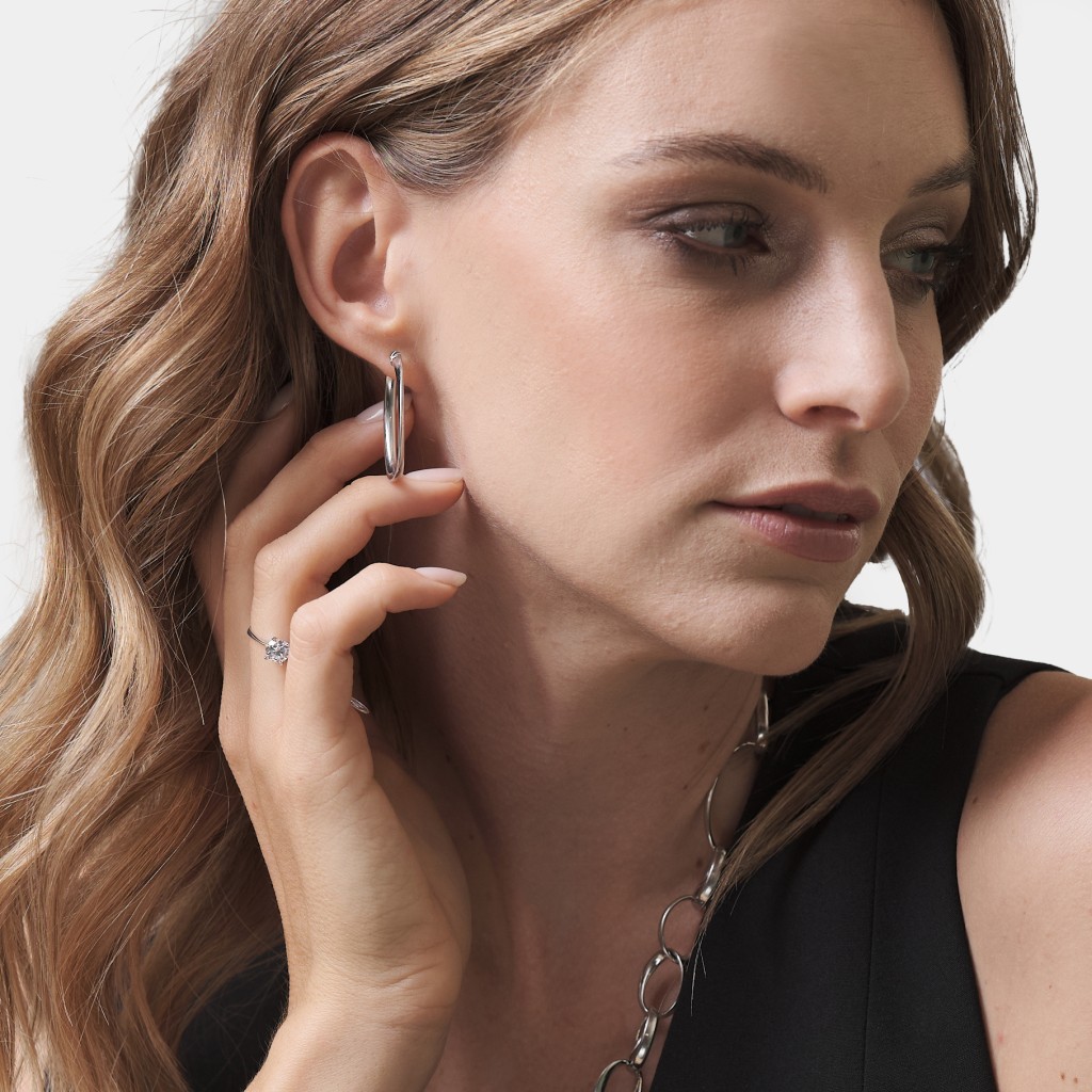 Orecchini Unoaerre 6319 a cerchio ovale in argento - UNOAERRE