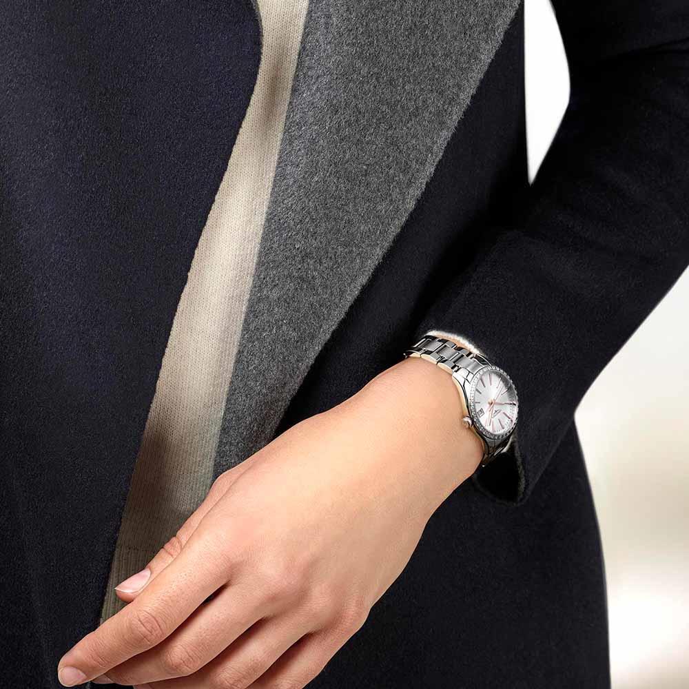  Longines Conquest Classic L2.386.0.72.6 Quartz 34.00 mm - LONGINES