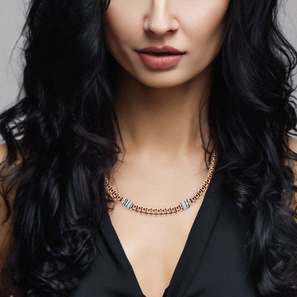 Grande collana da donna in oro rosa con diamanti